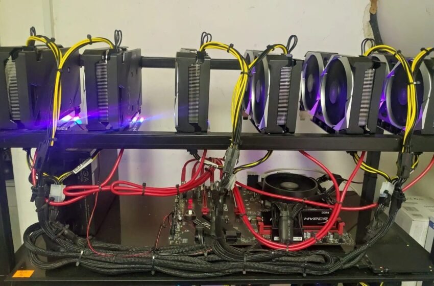 Kryptoměna Qubitcoin patří aktuálně mezi nejziskovější pro těžbu. Právě testujeme rig na AMD MSI RX 6600 XT MECH 2X.